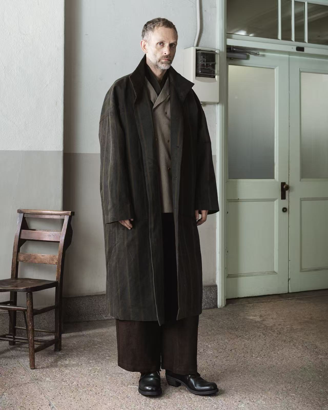 Shoulder relax travel overcoat